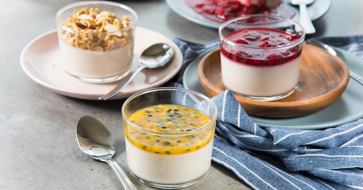 Easy Coconut Panna Cotta: Dairy-Free Bliss, Impressive Presentation